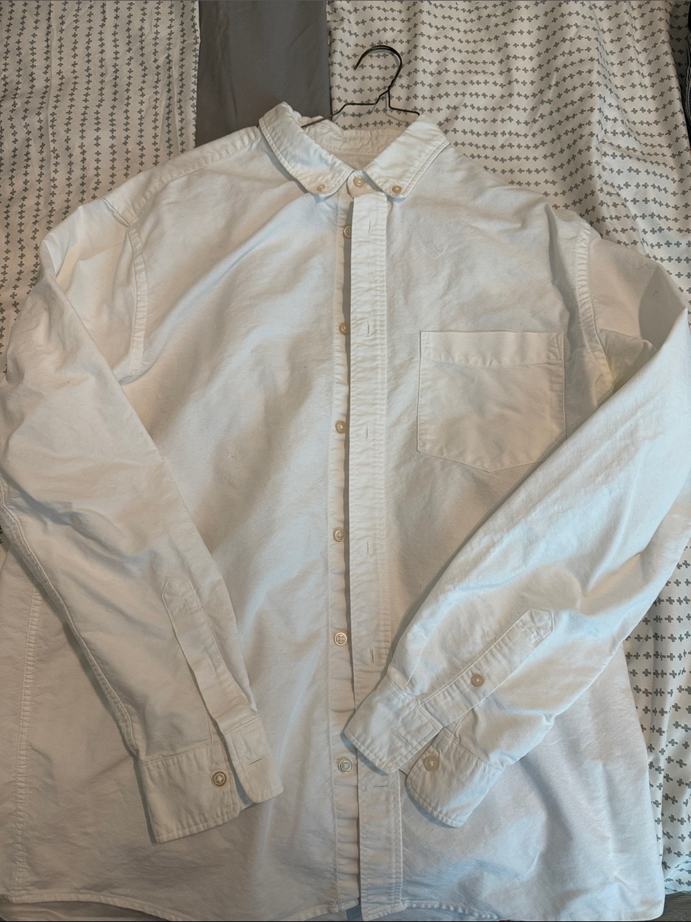 H&M White Long-Sleeve Button-Down Shirt